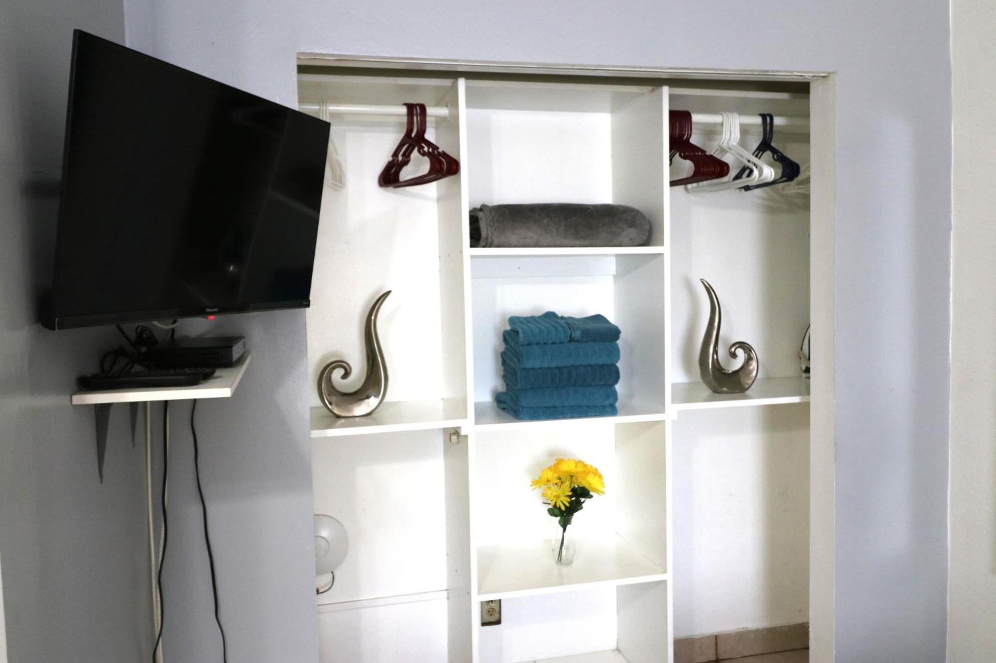 Hallandale Beach Motel With Free Parking And Full Kitchen ! No Extra Fees! Accepting Cash! Esterno foto